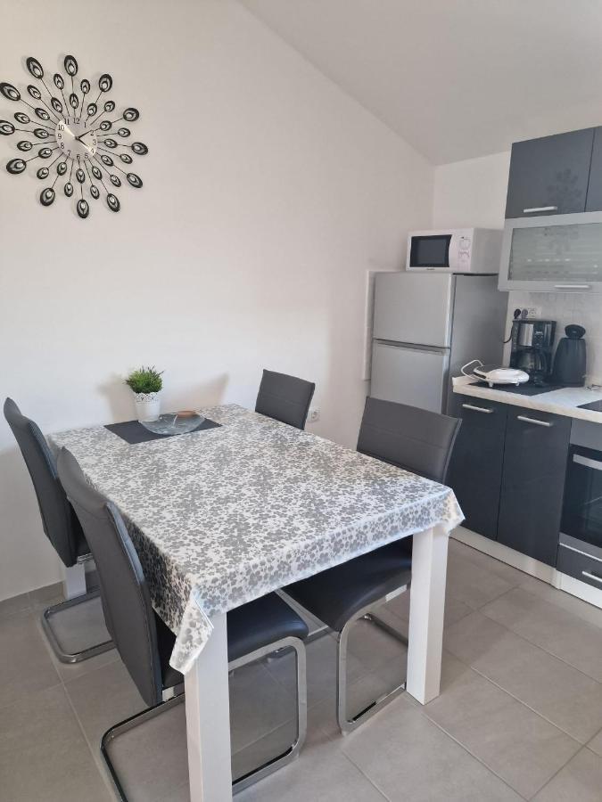 Apartmani Ivan Rtina Esterno foto