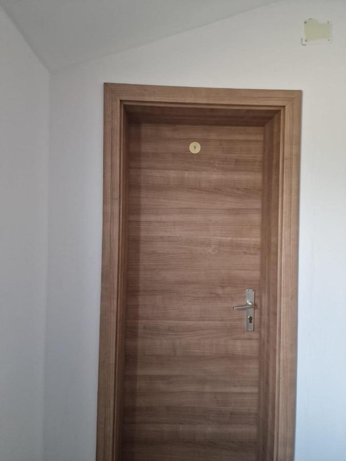 Apartmani Ivan Rtina Esterno foto