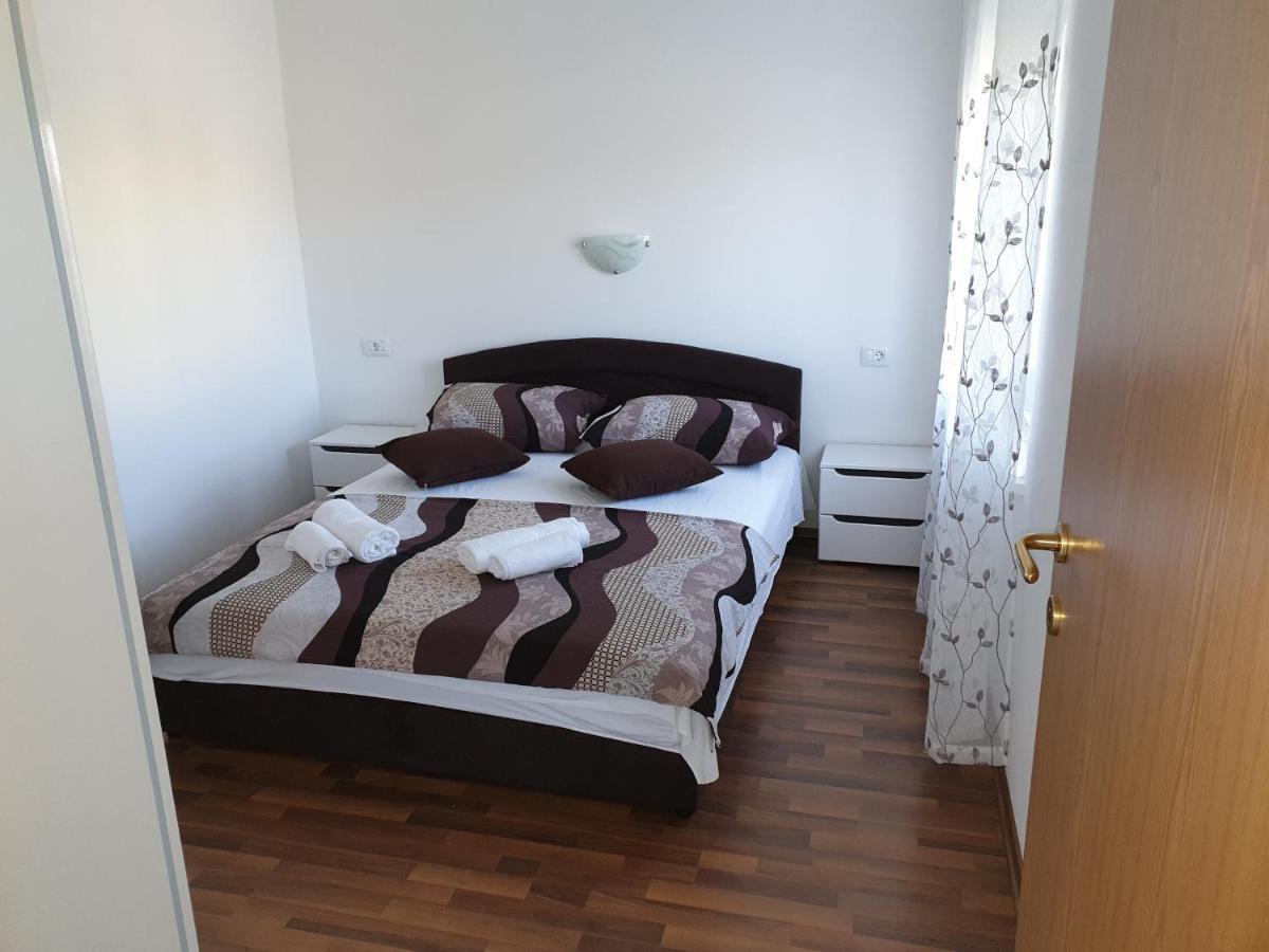 Apartmani Ivan Rtina Esterno foto